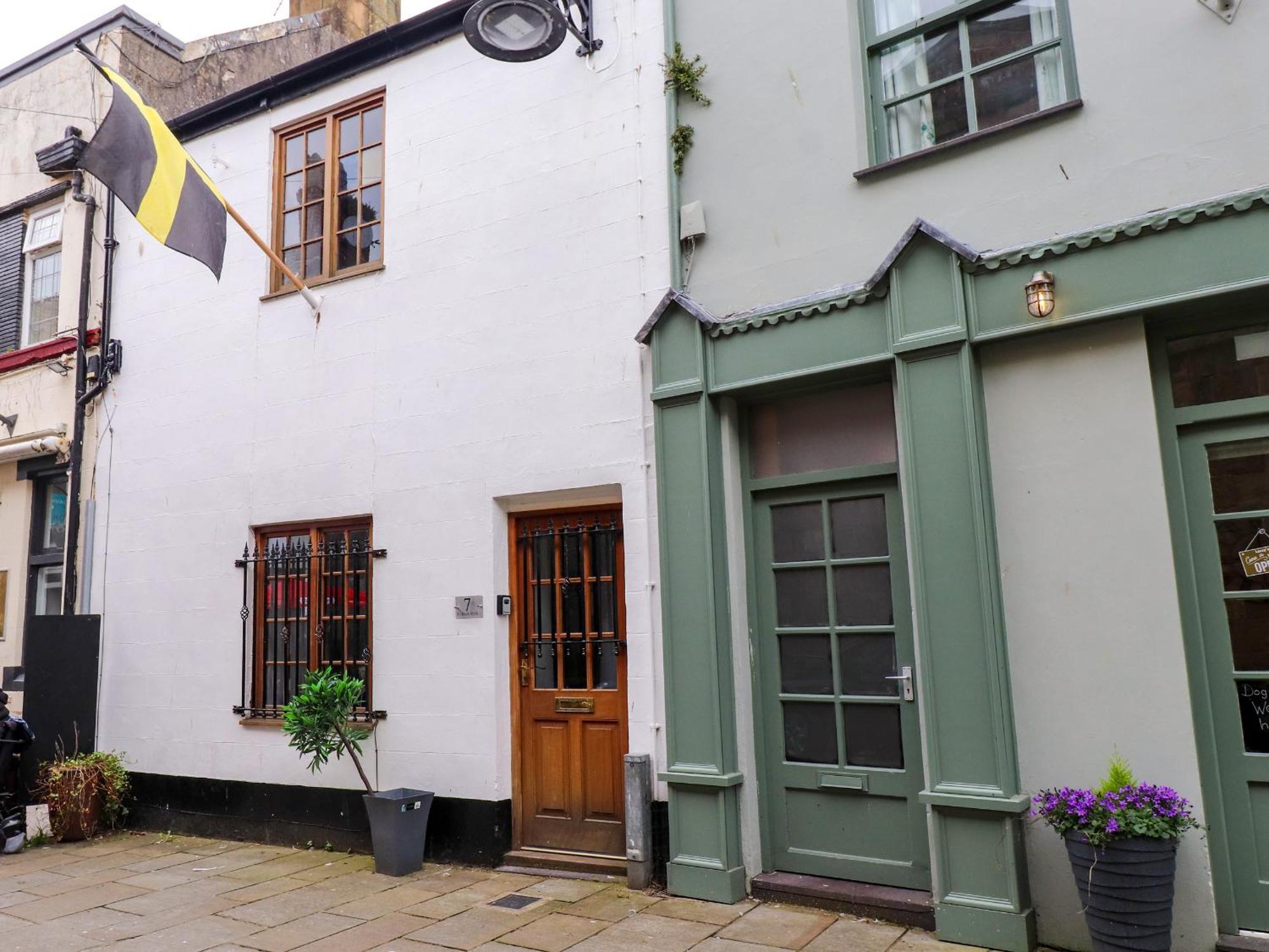 Hole In The Wall Caernarfon Exterior photo